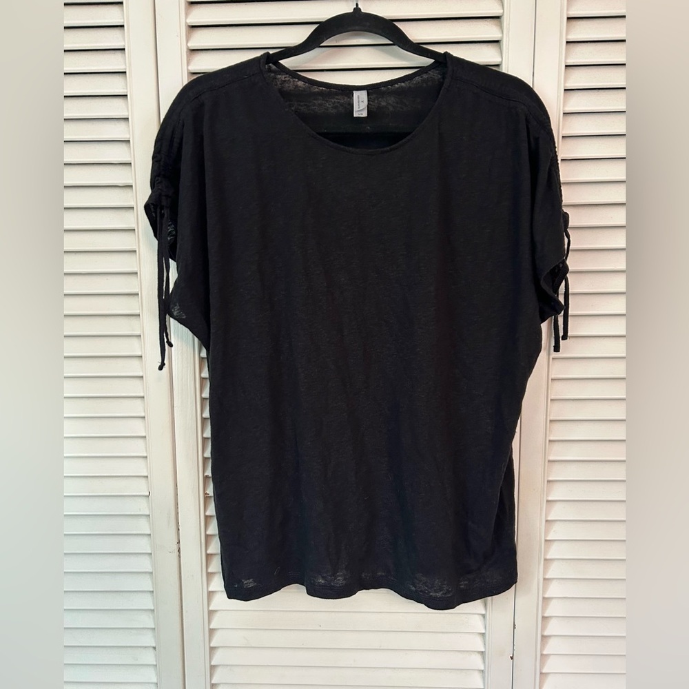Denver Hayes Black Short Sleeve Top